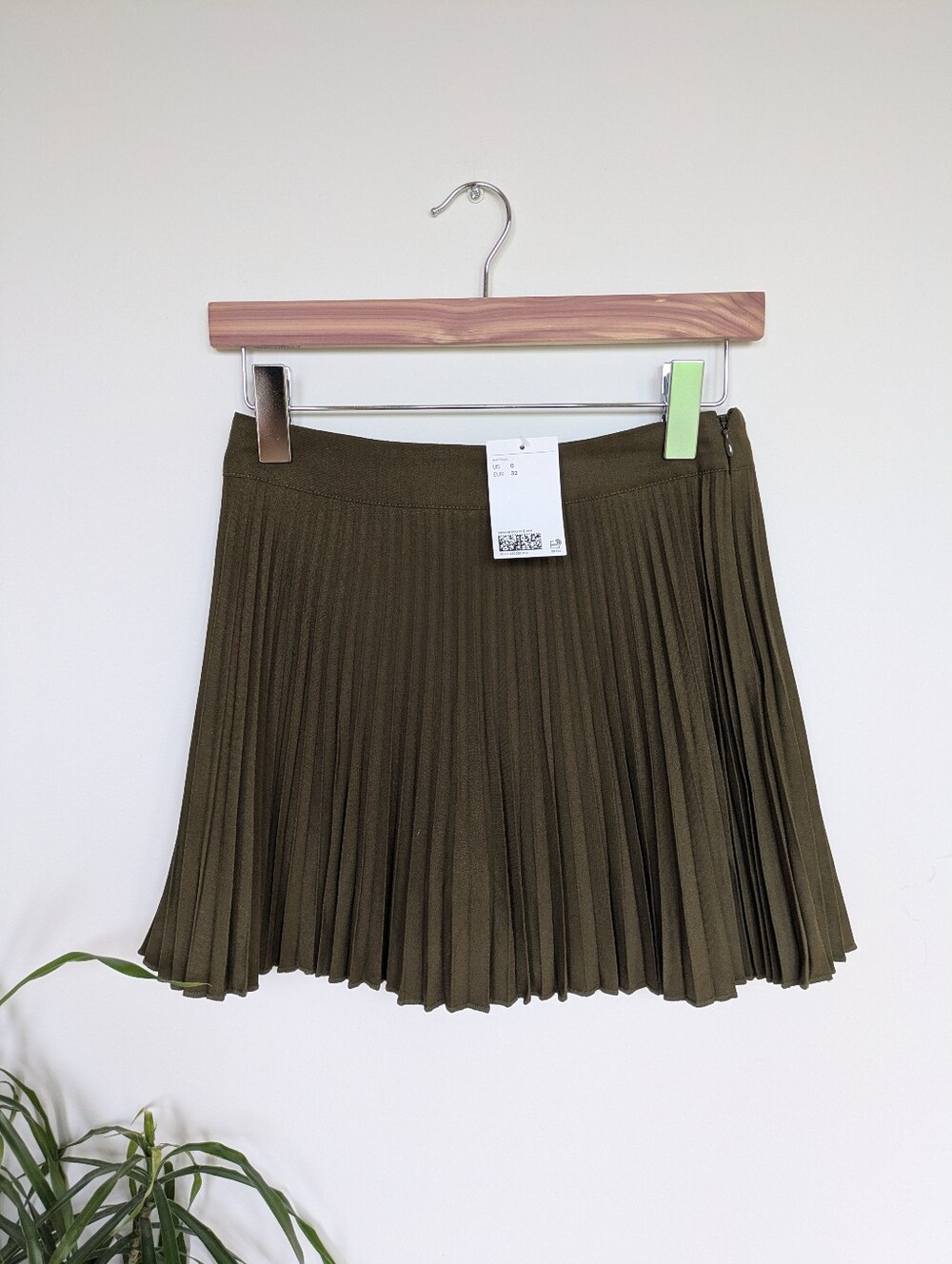 H&M Olive Green Pleated Mini Skort Tennis Skirt NWT Size 0